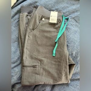 High waisted Zamora Figs joggers size M